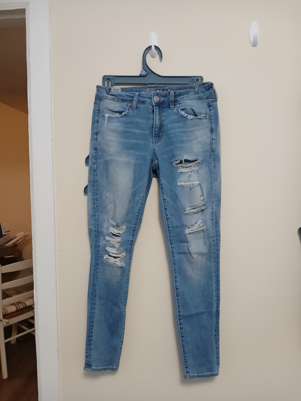 American Eagle Outfitters Light Blue Distressed Skinny Jeans